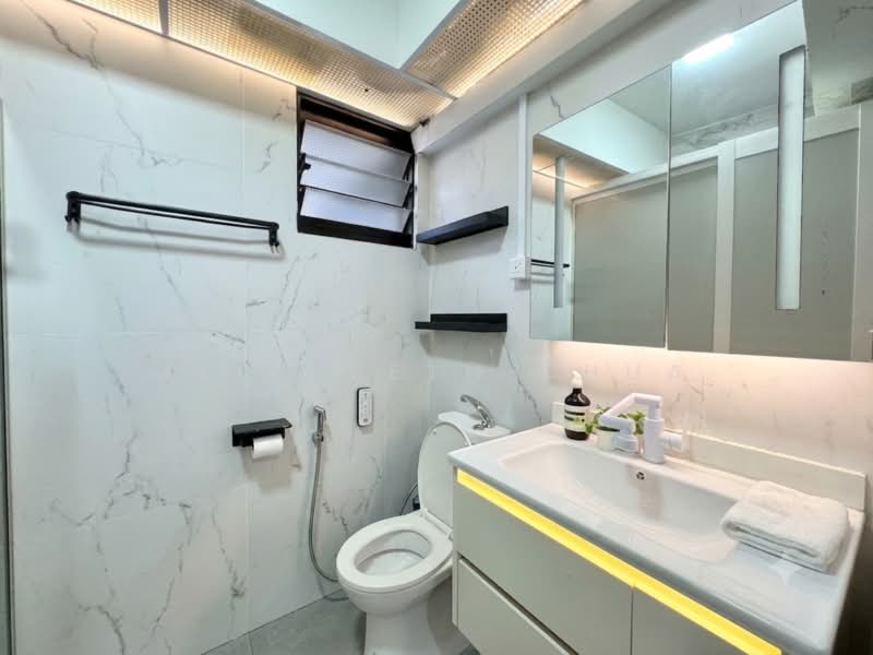 131C Canberra Crescent, 131C Canberra Crescent, 3 Bedrooms, 990 sqft, HDB Flat For Sale, by Elizabeth Chua, 500210312 - Bathroom - PropertyGuru.com.sg