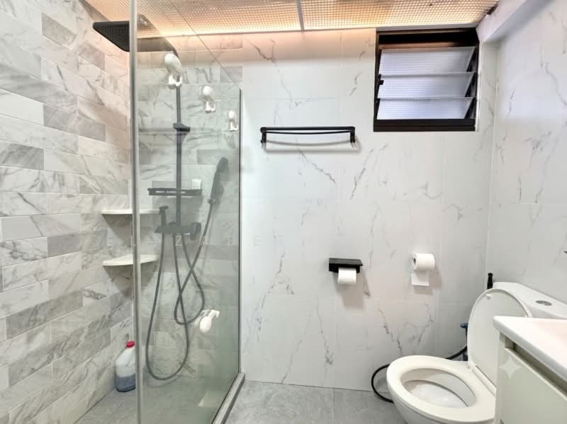 131C Canberra Crescent, 131C Canberra Crescent, 3 Bedrooms, 990 sqft, HDB Flat For Sale, by Elizabeth Chua, 500210312 - Bathroom - PropertyGuru.com.sg