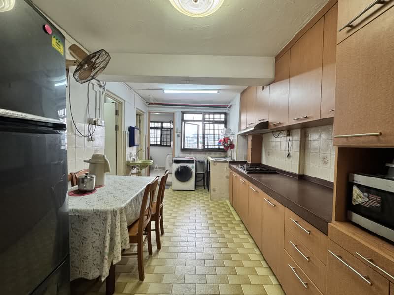 11 Upper Boon Keng Road, 11 Upper Boon Keng Road, 2 Bedrooms, 700 sqft, HDB Flat For Sale, by Sam Lim, 500210319 - Kitchen - PropertyGuru.com.sg