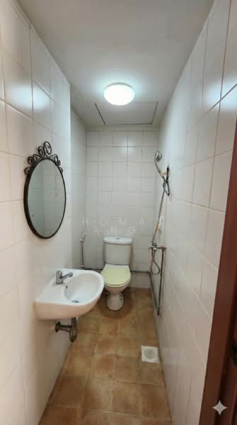 Emerald Garden, 33 Club Street, 3 Bedrooms, 1,259 sqft, Condominium For Rent, by Thomas Ang, 500210331 - Bathroom - PropertyGuru.com.sg