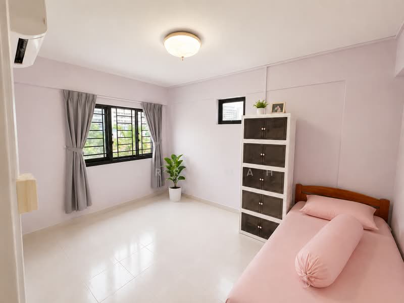 423 Ang Mo Kio Avenue 3, 423 Ang Mo Kio Avenue 3, 4 Bedrooms, 1,432 sqft, HDB Flat For Sale, by Larry Mah, 500210339 - Bedroom - PropertyGuru.com.sg