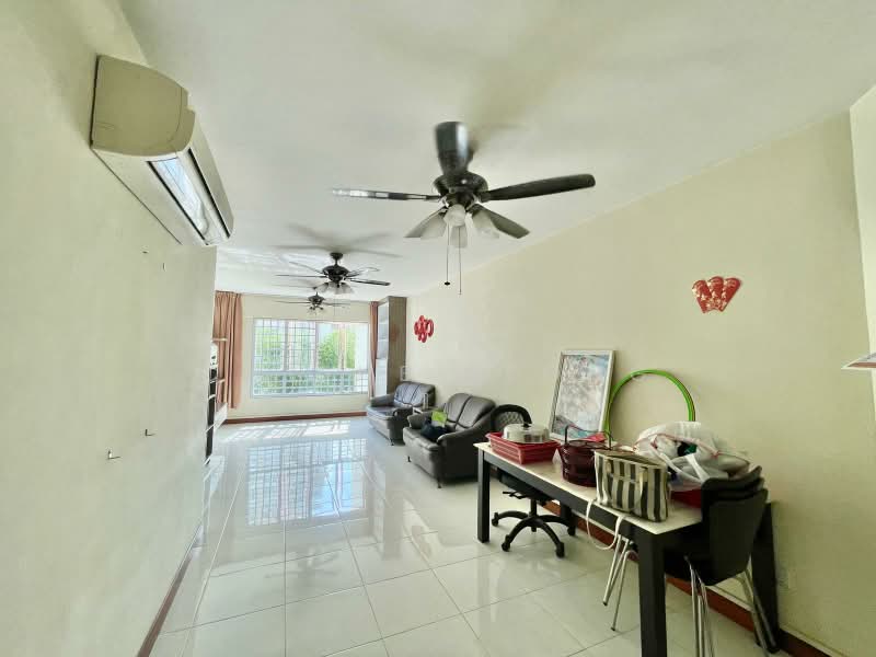 Melville Park, 22 Simei Street 1, 2 Bedrooms, 958 sqft, Apartment For Sale, by Caline Leong, 500210344 - Living Room - PropertyGuru.com.sg