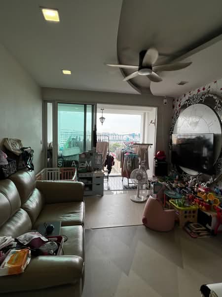588D Ang Mo Kio Street 52, 588D Ang Mo Kio Street 52, 3 Bedrooms, 980 sqft, HDB Flat For Sale, by Sam Chee, 500210349 - Living Room - PropertyGuru.com.sg
