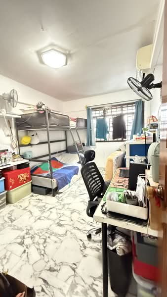 18 Hougang Avenue 3, 18 Hougang Avenue 3, 3 Bedrooms, 990 sqft, HDB Flat For Sale, by (Jaz) Siaw Ping Phang, 500210353 - Bedroom - PropertyGuru.com.sg