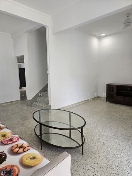 Jalan Sahabat, Jalan Sahabat, 4 Bedrooms, 2,692 sqft, Terraced House For Rent, by John Joseph Donough, 500210364 - Living Room - PropertyGuru.com.sg