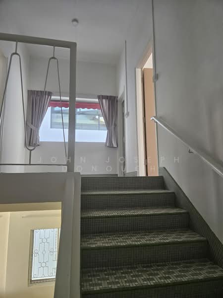 Jalan Sahabat, Jalan Sahabat, 4 Bedrooms, 2,692 sqft, Terraced House For Rent, by John Joseph Donough, 500210364 - Corridor - PropertyGuru.com.sg