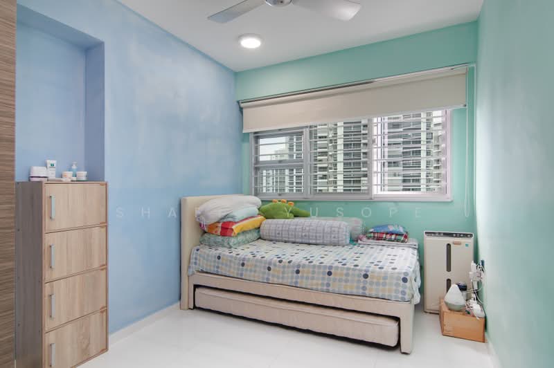130A Lorong 1 Toa Payoh, 130A Lorong 1 Toa Payoh, 3 Bedrooms, 1,001 sqft, HDB Flat For Sale, by Shafik Yusope, 500210376 - Bedroom - PropertyGuru.com.sg
