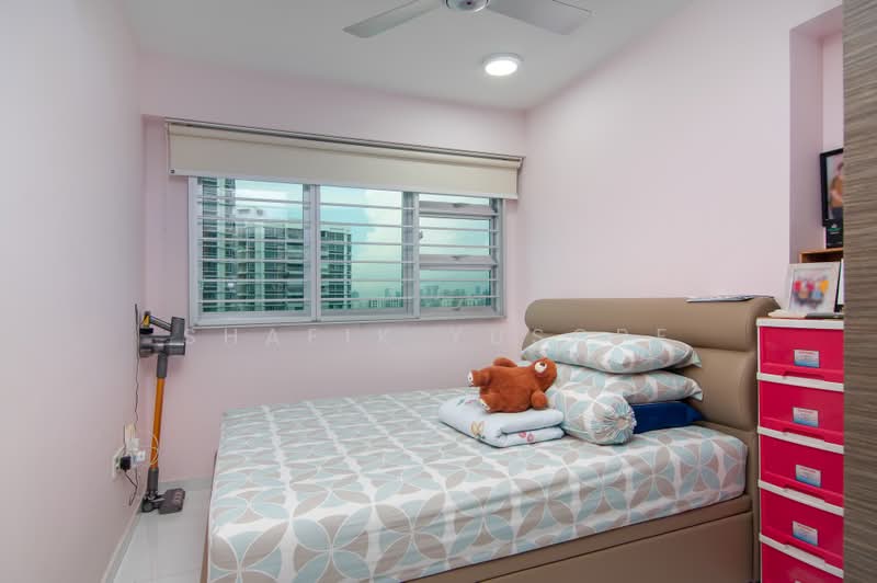 130A Lorong 1 Toa Payoh, 130A Lorong 1 Toa Payoh, 3 Bedrooms, 1,001 sqft, HDB Flat For Sale, by Shafik Yusope, 500210376 - Bedroom - PropertyGuru.com.sg