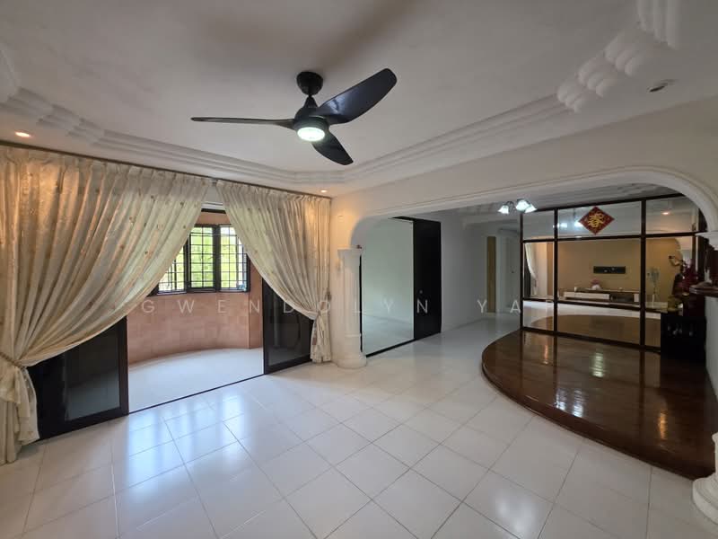 679 Choa Chu Kang Crescent, 679 Choa Chu Kang Crescent, Dairy Farm / Bukit Panjang / Choa Chu Kang, 3 Bedrooms, 1,313 sqft, HDB Flat For Sale, by Gwendolyn Yap, 500210393 - Living Room - PropertyGuru.com.sg