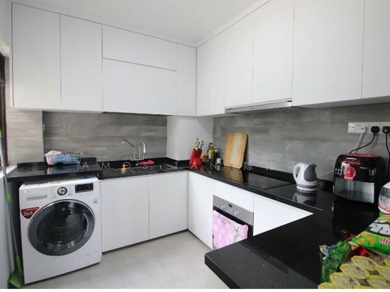 11 Cantonment Close, 11 Cantonment Close, 3 Bedrooms, 1,184 sqft, HDB Flat For Sale, by Amos Tan 陈伟强, 500210394 - Kitchen - PropertyGuru.com.sg