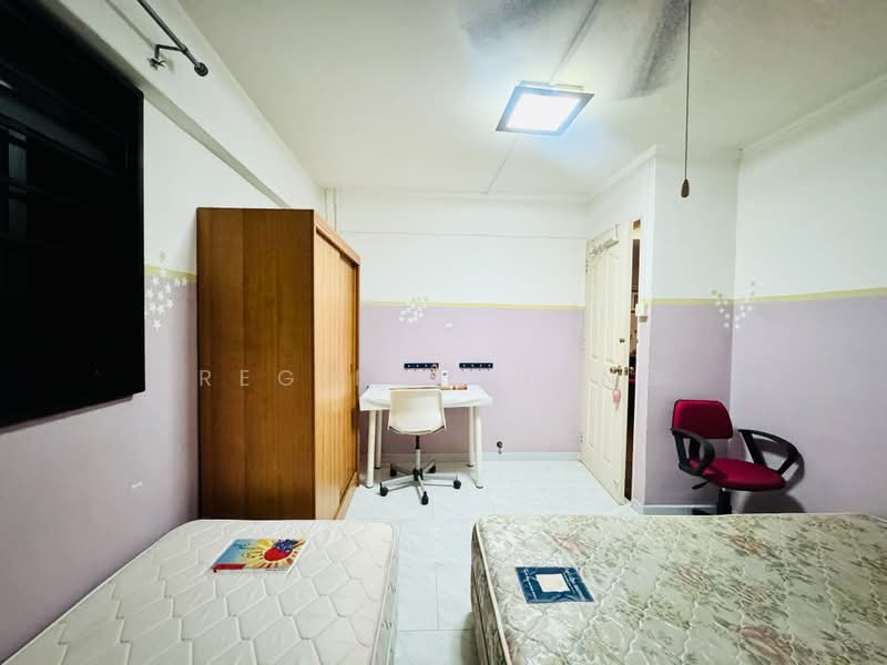306 Clementi Avenue 4, 306 Clementi Avenue 4, Room Rental, 130 sqft, HDB Flat For Rent, by Regina Huang, 500210405 - Bedroom - PropertyGuru.com.sg