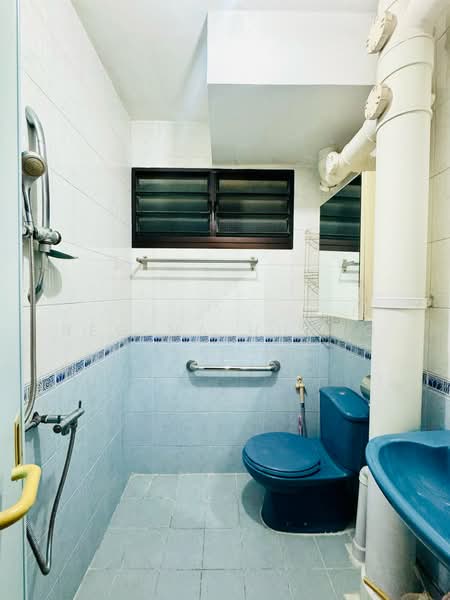 306 Clementi Avenue 4, 306 Clementi Avenue 4, Room Rental, 130 sqft, HDB Flat For Rent, by Regina Huang, 500210405 - Bathroom - PropertyGuru.com.sg