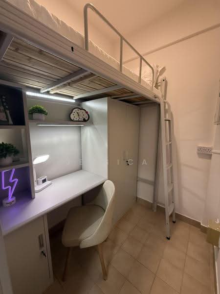 Summerdale, 8 Boon Lay Drive, Boon Lay / Jurong / Tuas, Room Rental, 60 sqft, Condominium For Rent, by Jessica Liang, 500210411 - Study - PropertyGuru.com.sg