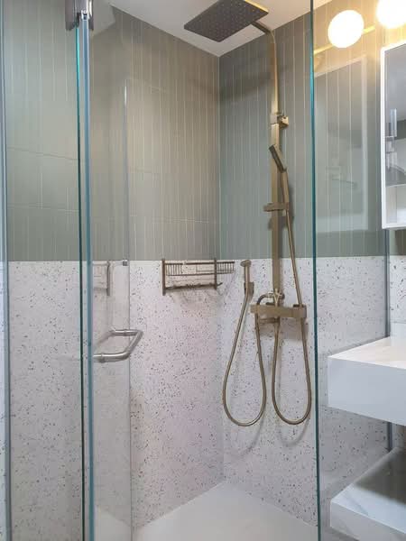 Pinevale, 2 Tampines Street 73, 3 Bedrooms, 1,389 sqft, Condominium For Rent, by Wendy W, 500210419 - Bathroom - PropertyGuru.com.sg