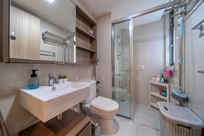 Sol Acres, 8 Choa Chu Kang Grove, 3 Bedrooms, 947 sqft, Executive Condominium For Sale, by Claire Neo, 500210427 - Bathroom - PropertyGuru.com.sg
