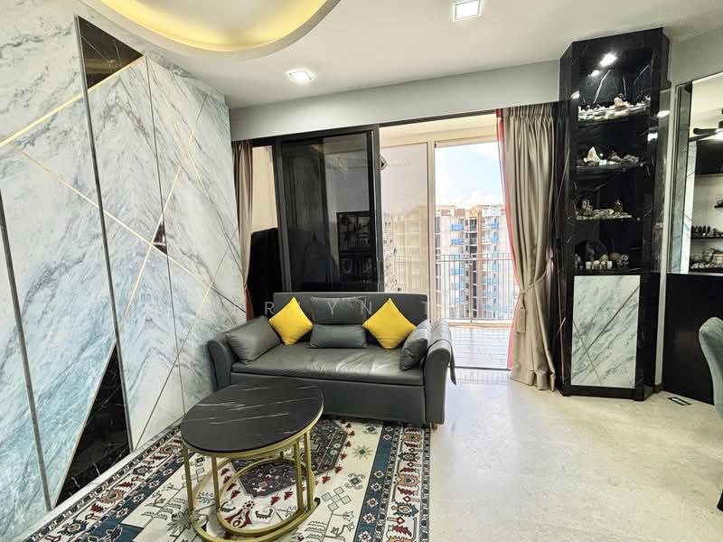 Palm Isles, 34 Flora Drive, 3 Bedrooms, 990 sqft, Condominium For Sale, by Jerlyn Tan, 500210430 - Living Room - PropertyGuru.com.sg