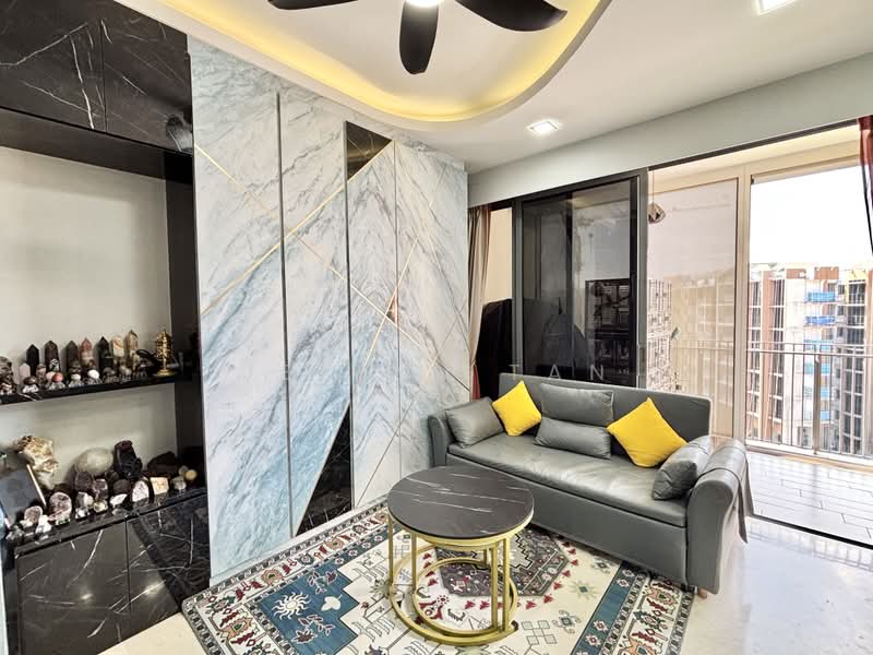 Palm Isles, 34 Flora Drive, 3 Bedrooms, 990 sqft, Condominium For Sale, by Jerlyn Tan, 500210430 - Living Room - PropertyGuru.com.sg