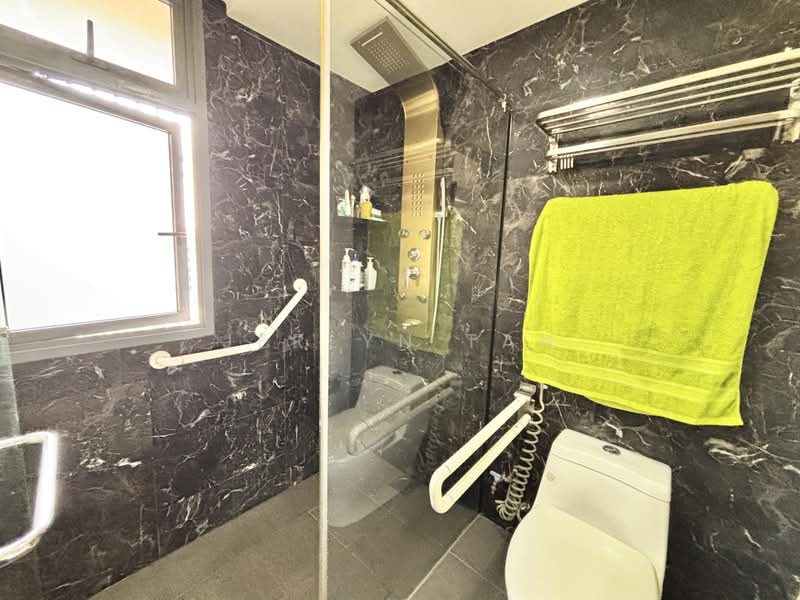 Palm Isles, 34 Flora Drive, 3 Bedrooms, 990 sqft, Condominium For Sale, by Jerlyn Tan, 500210430 - Bathroom - PropertyGuru.com.sg