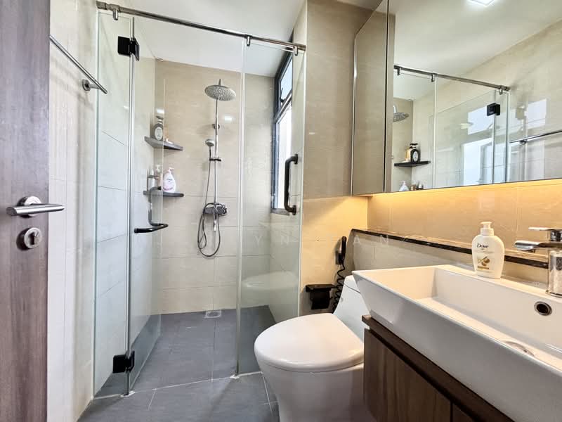 Palm Isles, 34 Flora Drive, 3 Bedrooms, 990 sqft, Condominium For Sale, by Jerlyn Tan, 500210430 - Bathroom - PropertyGuru.com.sg