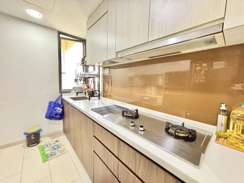 Palm Isles, 34 Flora Drive, 3 Bedrooms, 990 sqft, Condominium For Sale, by Jerlyn Tan, 500210430 - Kitchen - PropertyGuru.com.sg