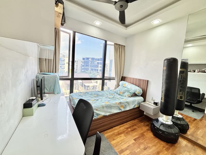 Palm Isles, 34 Flora Drive, 3 Bedrooms, 990 sqft, Condominium For Sale, by Jerlyn Tan, 500210430 - Bedroom - PropertyGuru.com.sg
