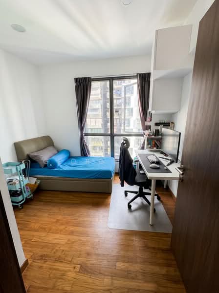 Foresque Residences, 107 Petir Road, 3 Bedrooms, 1,281 sqft, Condominium For Sale, by George Koh, 500210431 - Bedroom - PropertyGuru.com.sg