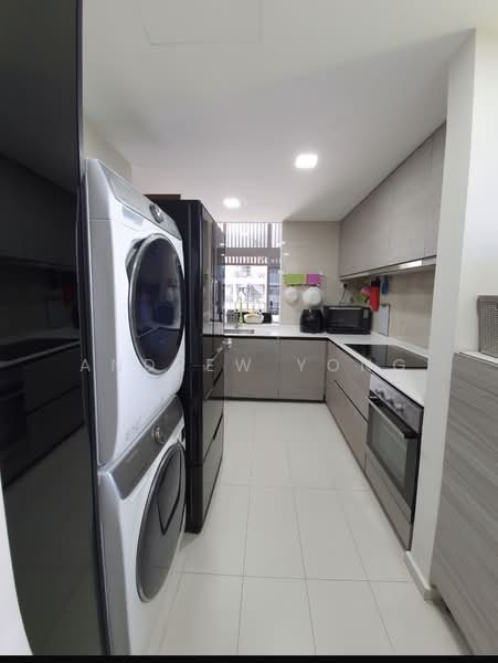 Bellewoods, 100 Woodlands Avenue 5, 4 Bedrooms, 1,561 sqft, Executive Condominium For Sale, by Andrew Yong, 500210434 - Kitchen - PropertyGuru.com.sg