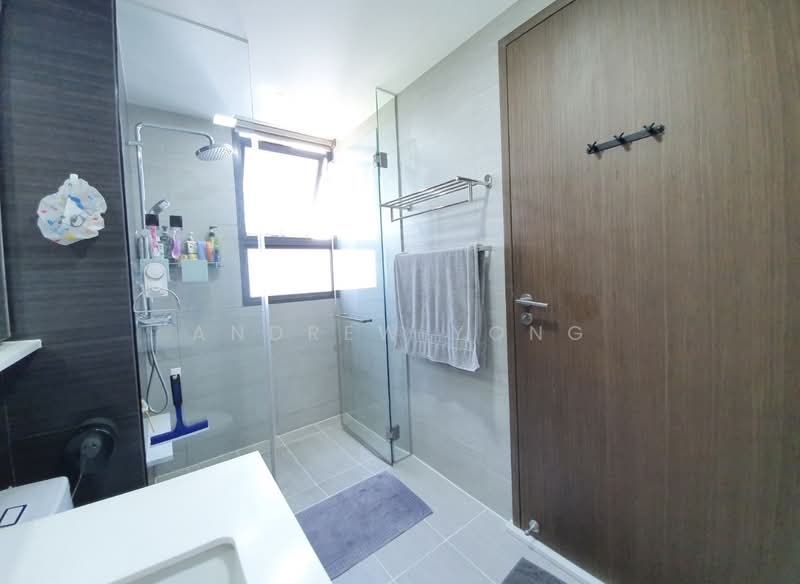 Bellewoods, 100 Woodlands Avenue 5, 4 Bedrooms, 1,561 sqft, Executive Condominium For Sale, by Andrew Yong, 500210434 - Bathroom - PropertyGuru.com.sg