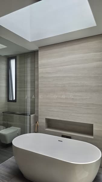 TOP2026 Designer Bungalow GCBA by Renowned Architect, , 5 Bedrooms, 13,000 sqft, Good Class Bungalow For Sale, by Jac Ong, 500210448 - Bathroom - PropertyGuru.com.sg