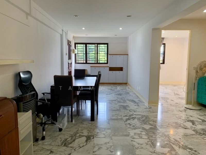 425 Ang Mo Kio Avenue 3, 425 Ang Mo Kio Avenue 3, 3 Bedrooms, 947 sqft, HDB Flat For Sale, by Tammy Koh, 500210451 - Wide, open and well ventilated dining space - PropertyGuru.com.sg