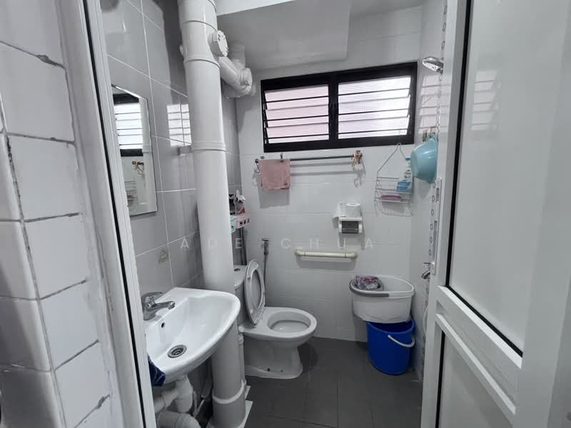 484 Jurong West Avenue 1, 484 Jurong West Avenue 1, 2 Bedrooms, 721 sqft, HDB Flat For Sale, by Ade Chua, 500210453 - Bathroom #1 (Kitchen/ Laundry Area) - PropertyGuru.com.sg