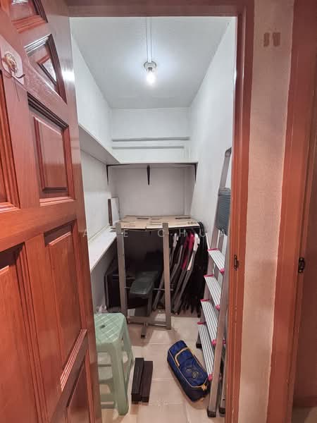 484 Jurong West Avenue 1, 484 Jurong West Avenue 1, 2 Bedrooms, 721 sqft, HDB Flat For Sale, by Ade Chua, 500210453 - Storage - PropertyGuru.com.sg