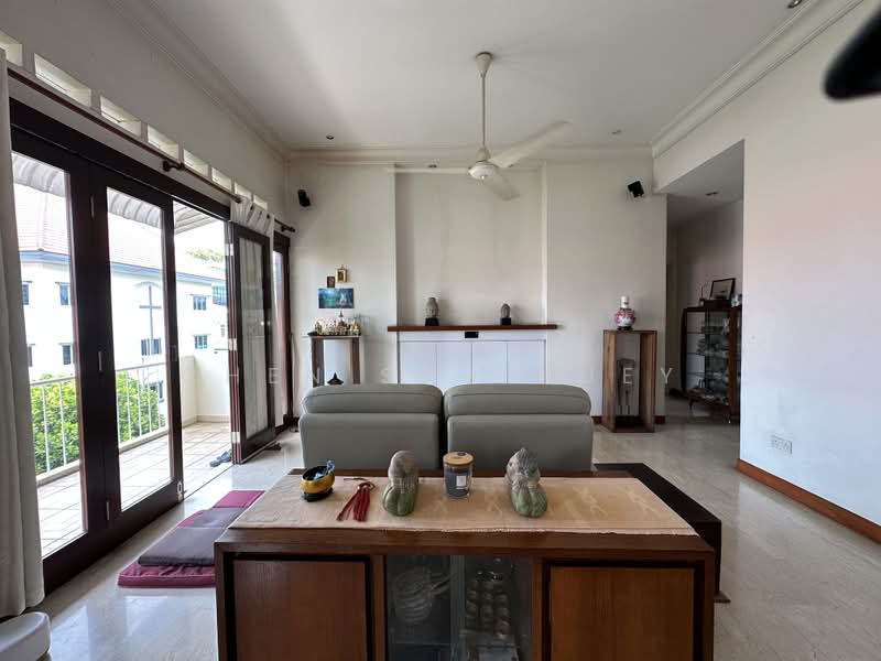 Gray Lane Walk up apartment, Gray Lane, Eunos / Geylang / Paya Lebar, 3 Bedrooms, 1,399 sqft, Apartment For Sale, by Chen Shu Huey, 500210456 - Living Room - PropertyGuru.com.sg