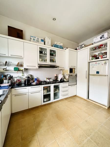 Gray Lane Walk up apartment, Gray Lane, Eunos / Geylang / Paya Lebar, 3 Bedrooms, 1,399 sqft, Apartment For Sale, by Chen Shu Huey, 500210456 - Kitchen - PropertyGuru.com.sg
