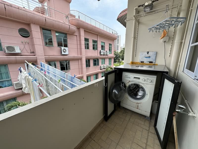 Gray Lane Walk up apartment, Gray Lane, Eunos / Geylang / Paya Lebar, 3 Bedrooms, 1,399 sqft, Apartment For Sale, by Chen Shu Huey, 500210456 - Balcony - PropertyGuru.com.sg
