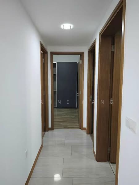 Lakeville, 3 Jurong Lake Link, 3 Bedrooms, 1,141 sqft, Condominium For Rent, by Joanne Wang, 500210459 - Corridor - PropertyGuru.com.sg