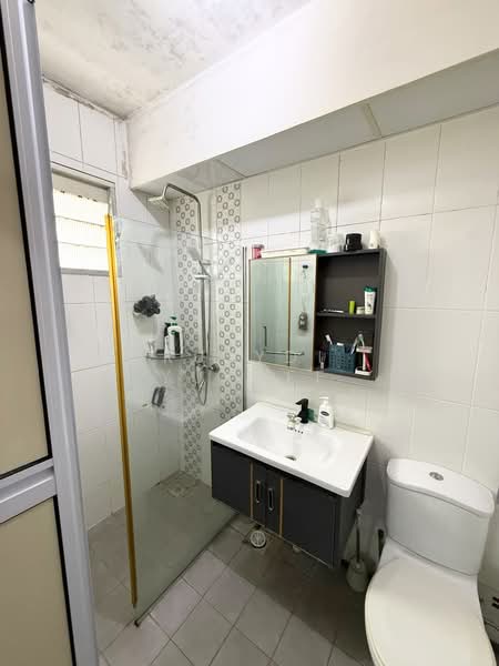 183C Boon Lay Avenue, 183C Boon Lay Avenue, 3 Bedrooms, 92 sqft, HDB Flat For Sale, by Rusydi Yusoff, 500210460 - Bathroom - PropertyGuru.com.sg