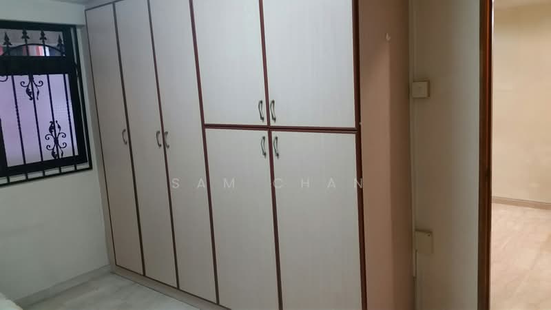 129 Bukit Merah View, 129 Bukit Merah View, 2 Bedrooms, 700 sqft, HDB Flat For Rent, by Sam Chan, 500210467 - Wardrobe - PropertyGuru.com.sg