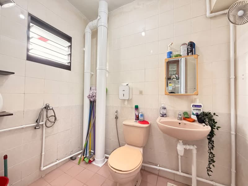 185A Rivervale Crescent, 185A Rivervale Crescent, 3 Bedrooms, 990 sqft, HDB Flat For Sale, by Keith Tan, 500210475 - Bathroom - PropertyGuru.com.sg