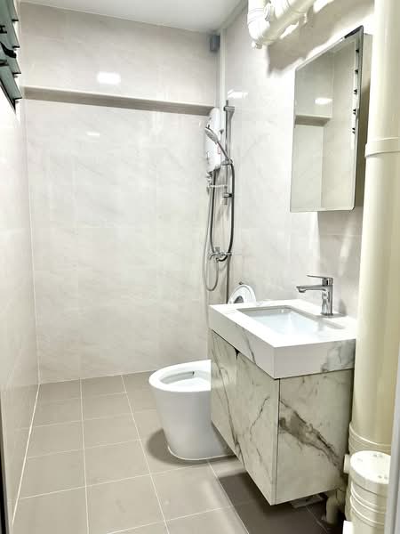 440 Fajar Road, 440 Fajar Road, 3 Bedrooms, 1,076 sqft, HDB Flat For Rent, by Zubaidah MK, 500210497 - Bath/W.C. 2 - PropertyGuru.com.sg