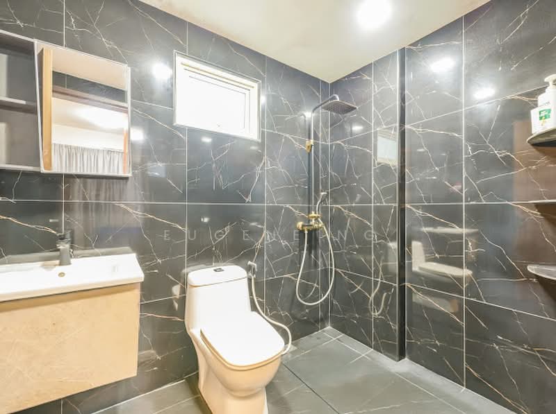 Watercolours, 25 Pasir Ris Link, 3 Bedrooms, 1,238 sqft, Executive Condominium For Sale, by Eugene Ng, 500210517 - Bathroom - PropertyGuru.com.sg