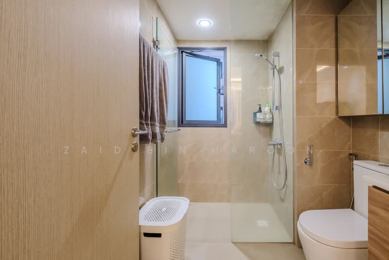 Treasure at Tampines, 7 Tampines Lane, 3 Bedrooms, 915 sqft, Condominium For Sale, by Zaid Bin Haroon, 500210522 - Bathroom - PropertyGuru.com.sg