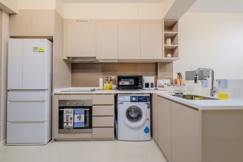 Treasure at Tampines, 7 Tampines Lane, 3 Bedrooms, 915 sqft, Condominium For Sale, by Zaid Bin Haroon, 500210522 - Kitchen - PropertyGuru.com.sg