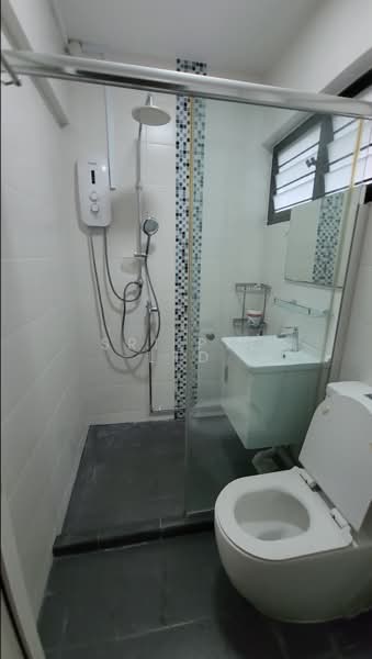 459 Tampines Street 42, 459 Tampines Street 42, Room Rental, 150 sqft, HDB Flat For Rent, by VINCENT LYE, 500210532 - Bathroom - PropertyGuru.com.sg
