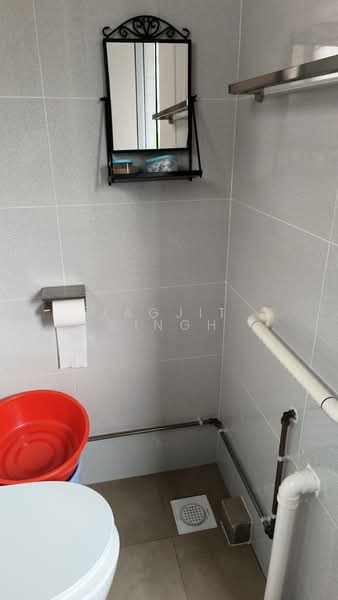 166 Bishan Street 13, 166 Bishan Street 13, Room Rental, 100 sqft, HDB Flat For Rent, by JAGJIT SINGH, 500210537 - Bathroom - PropertyGuru.com.sg