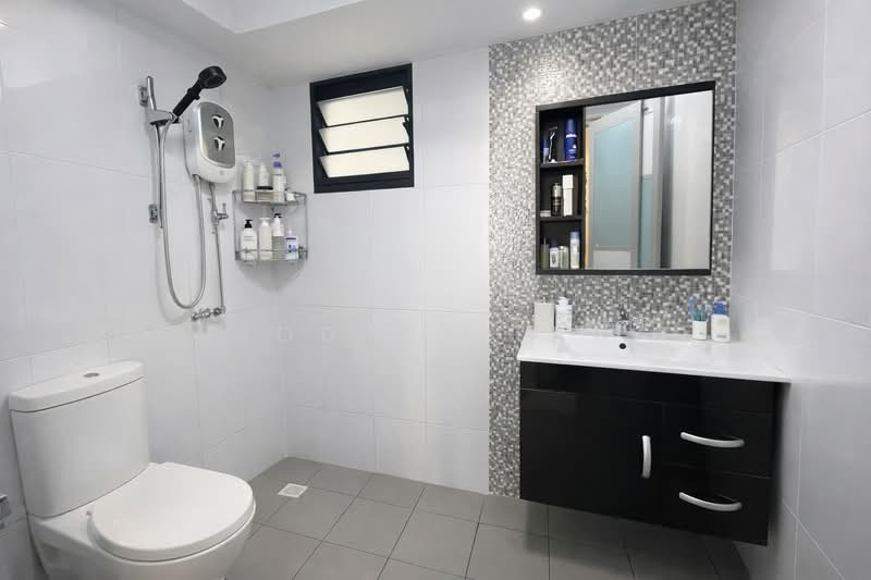 118A Alkaff Crescent, 118A Alkaff Crescent, 3 Bedrooms, 1,001 sqft, HDB Flat For Sale, by Rodney Tan, 500210539 - Bathroom - PropertyGuru.com.sg