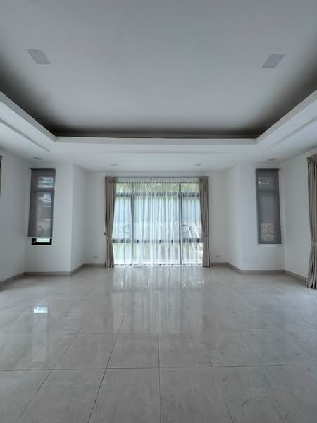 Rochalie Drive, Rochalie Drive, 6 Bedrooms, 7,000 sqft, Good Class Bungalow For Rent, by Goh ., 500210549 - Living Room - PropertyGuru.com.sg