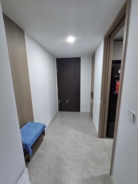 KI Residences At Brookvale, 20 Brookvale Drive, 3 Bedrooms, 980 sqft, Condominium For Rent, by Derek Tan, 500210552 - Entrance - PropertyGuru.com.sg
