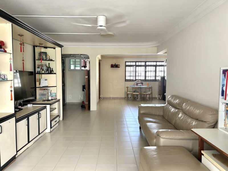 815 Tampines Avenue 4, 815 Tampines Avenue 4, 3 Bedrooms, 1,302 sqft, HDB Flat For Sale, by Ernest Liew, 500210558 - Living Room - PropertyGuru.com.sg