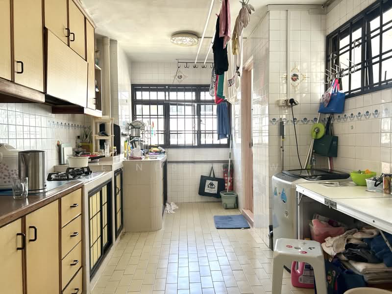 815 Tampines Avenue 4, 815 Tampines Avenue 4, 3 Bedrooms, 1,302 sqft, HDB Flat For Sale, by Ernest Liew, 500210558 - Kitchen - PropertyGuru.com.sg
